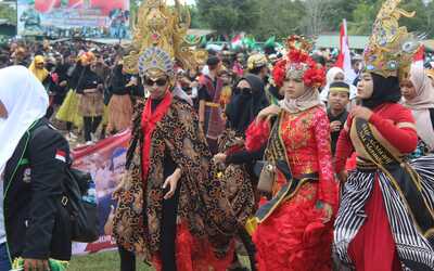 SMP Al-Ma'arif NU Merauke Turut Serta Memeriahkan Perhelatan Karnaval Budaya Sambut HUT RI ke-79 Tahun